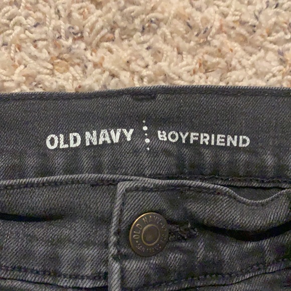 These are size 8, old navy, boyfriend shorts - Picture 3 of 3